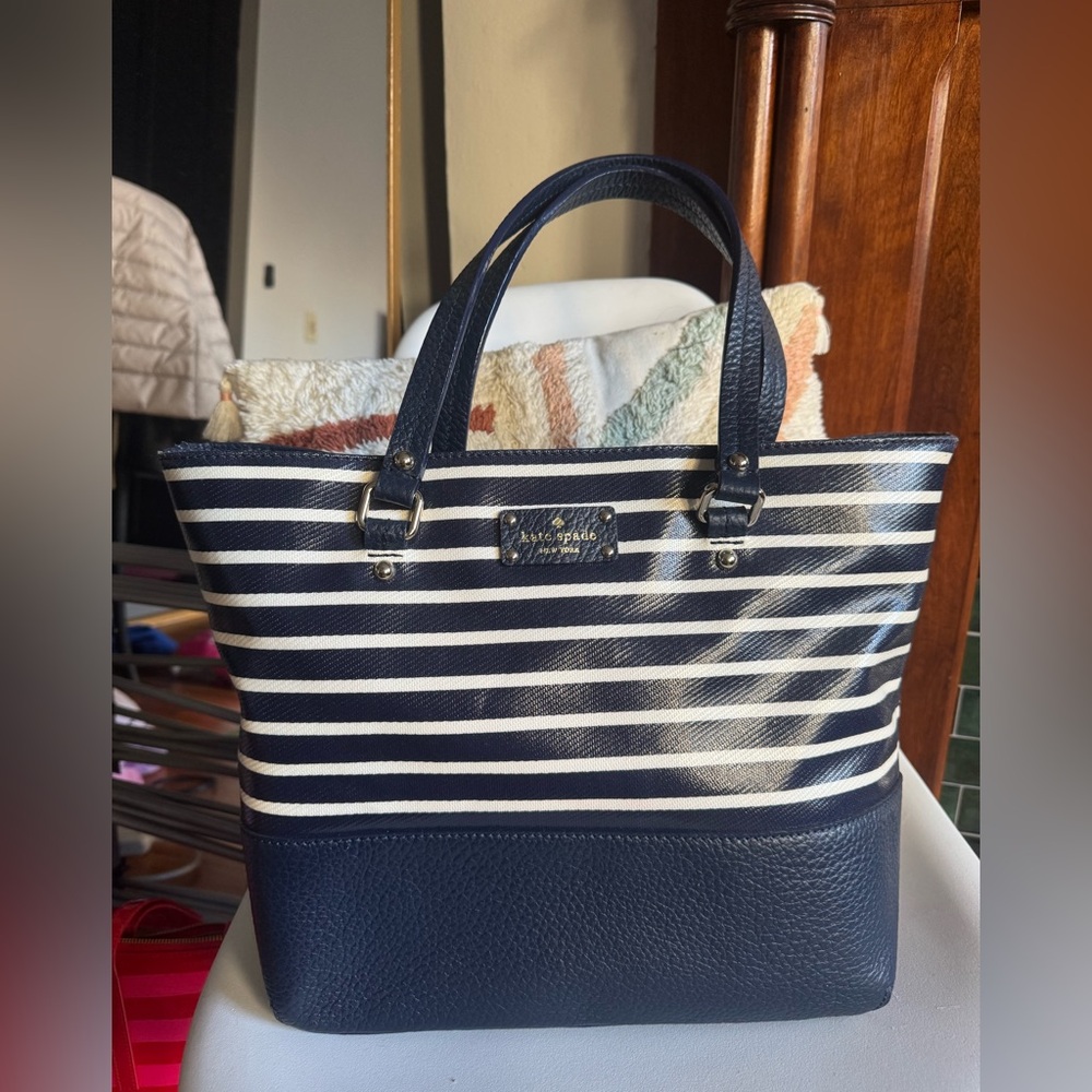 Classic Kate Spade Navy & White Tote